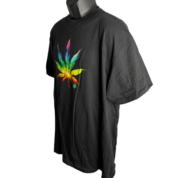 Psychedelic Rainbow Leaf T Shirt XL Black Crewneck Cannabis Weed Short Sleeves - Picture 3 of 6